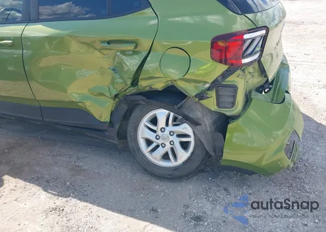 2021 Hyundai Venue Se z USA, uszkodzony, nr VIN KMHRB8A35MU068538